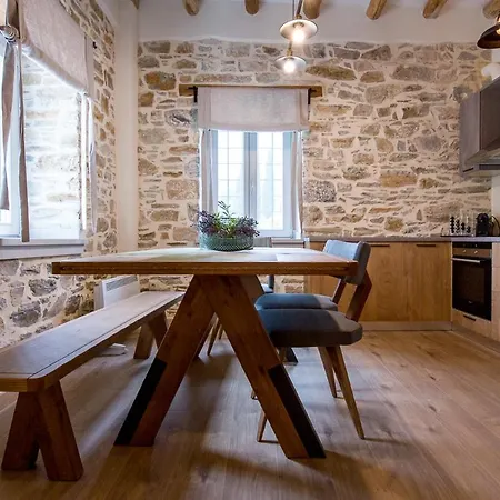 Vila Sleeps 6 With Pool Air Con And Wifi Ano Gatzea