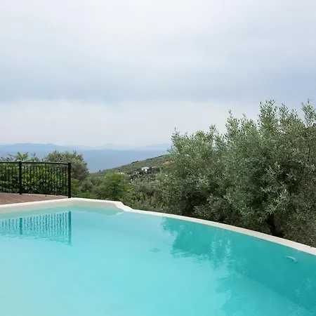 Sleeps 6 With Pool Air Con And Wifi Ano Gatzea