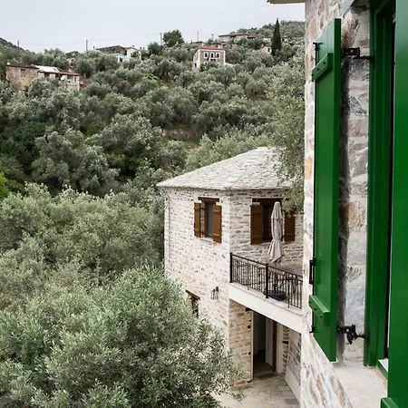 Vila Sleeps 6 With Pool Air Con And Wifi *